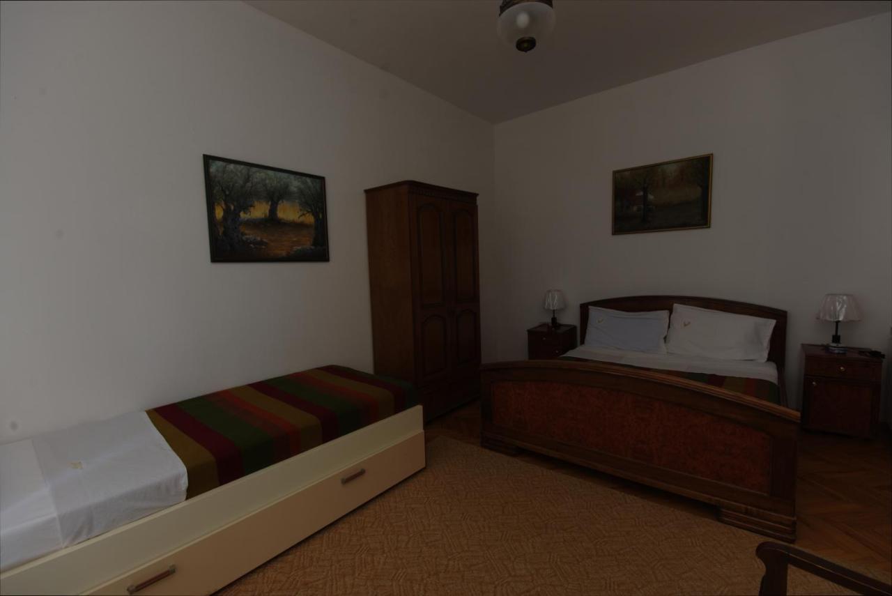 Apartments Astel Бар Екстериор снимка