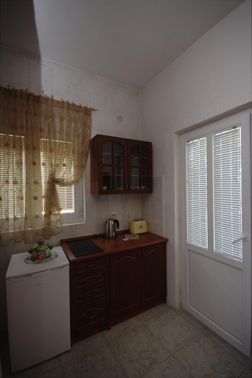 Apartments Astel Бар Екстериор снимка