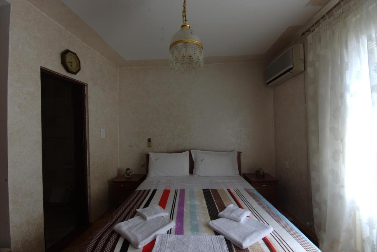 Apartments Astel Бар Екстериор снимка