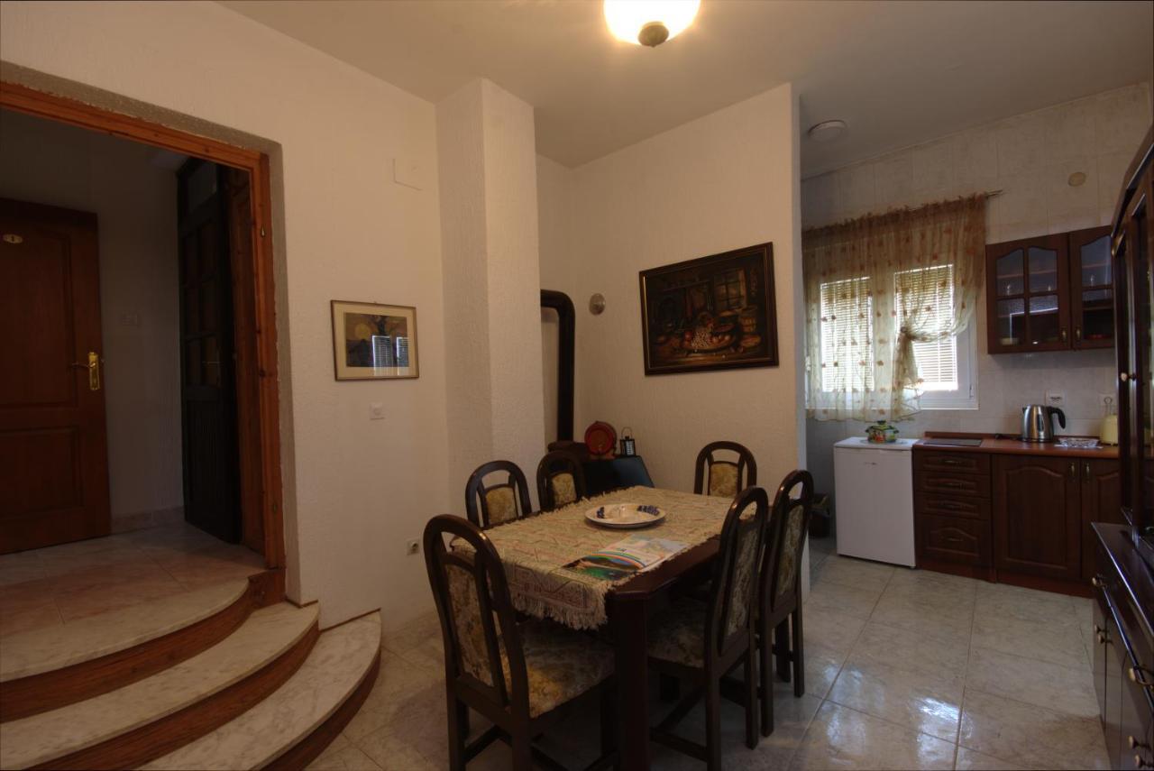 Apartments Astel Бар Екстериор снимка