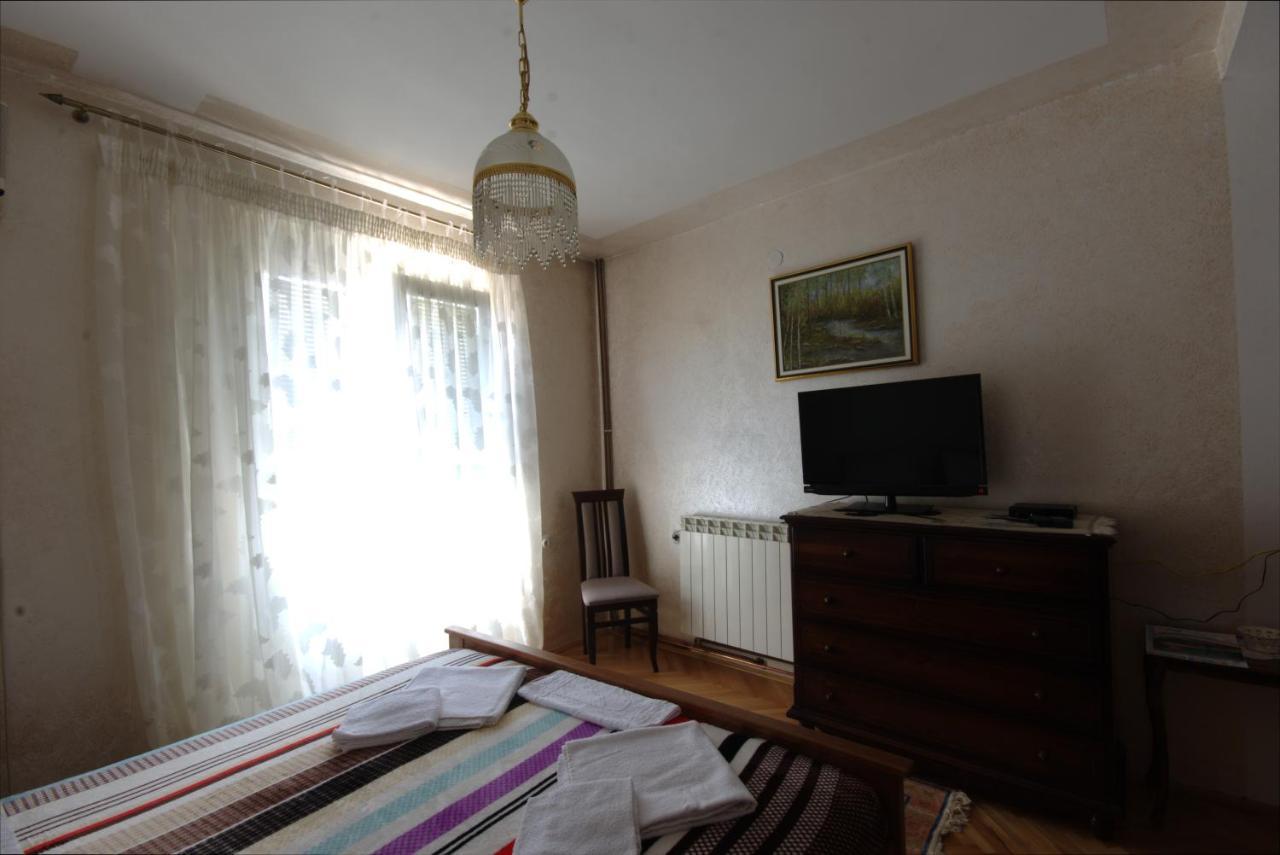 Apartments Astel Бар Екстериор снимка