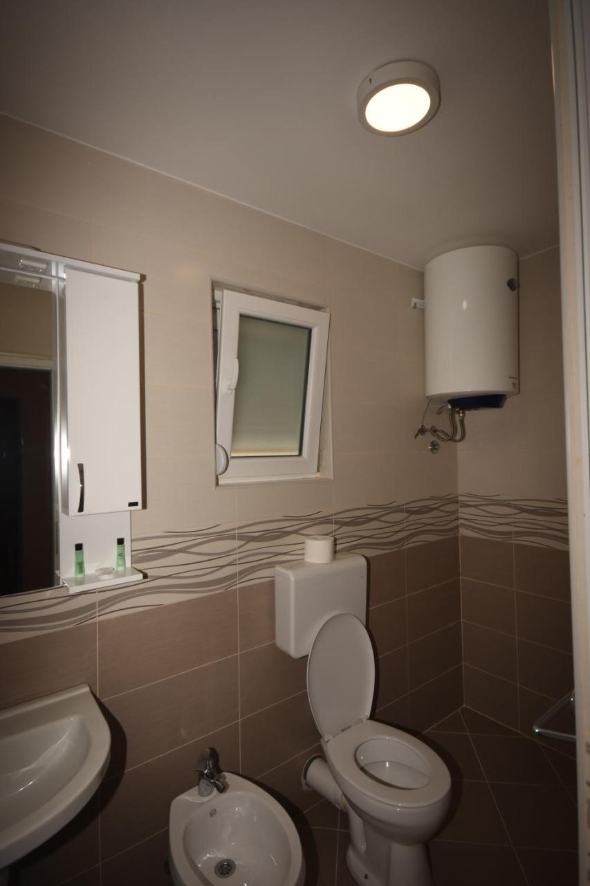 Apartments Astel Бар Екстериор снимка