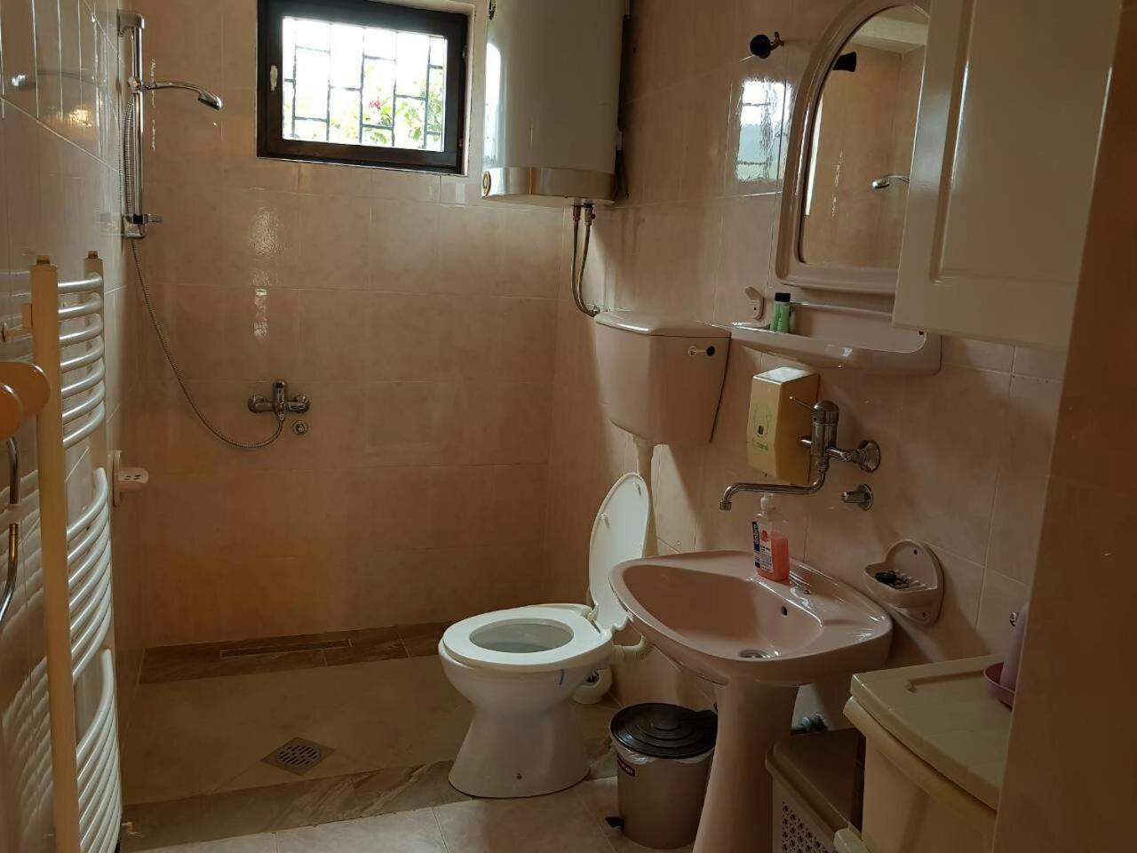 Apartments Astel Бар Екстериор снимка