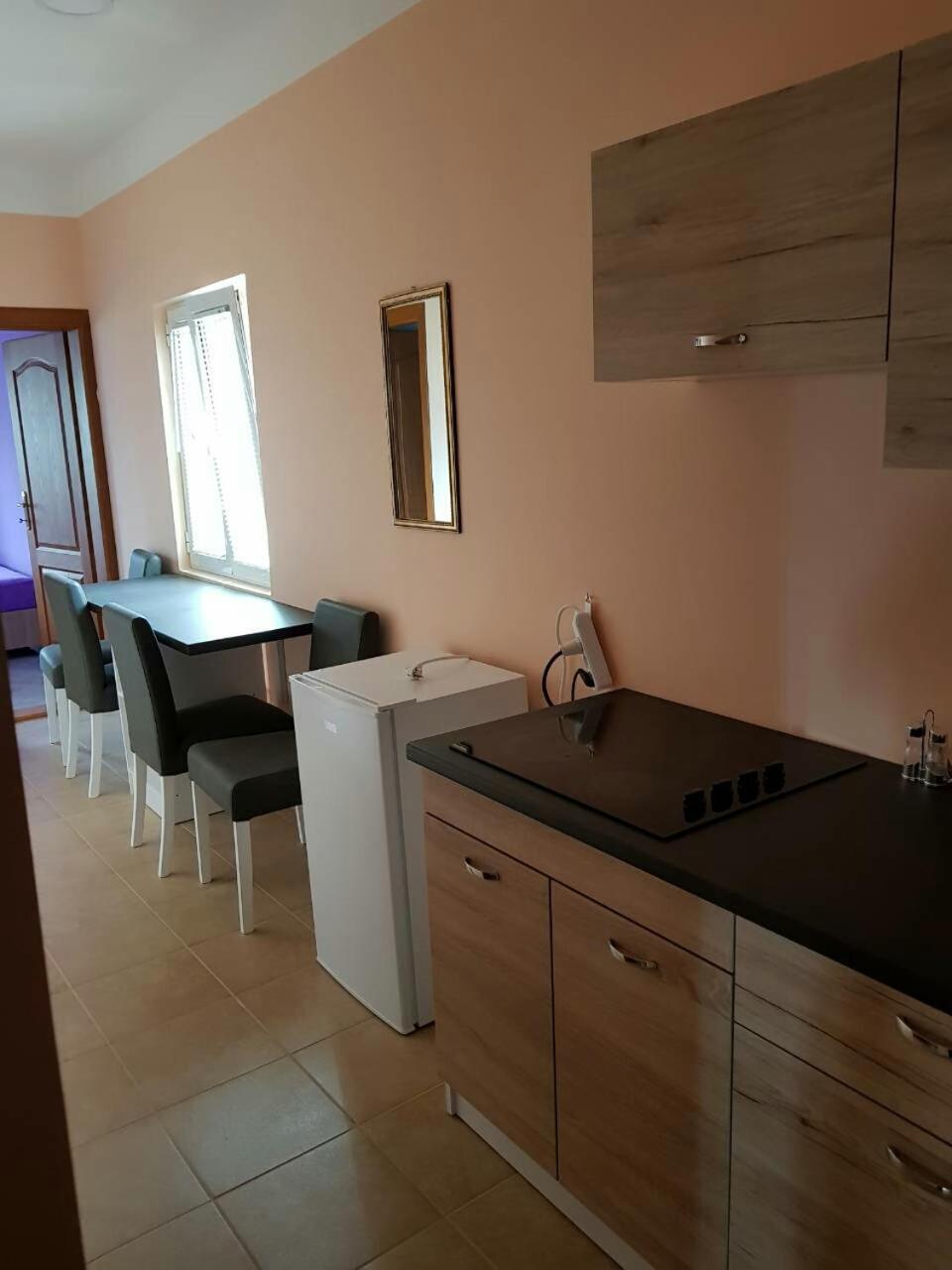 Apartments Astel Бар Екстериор снимка