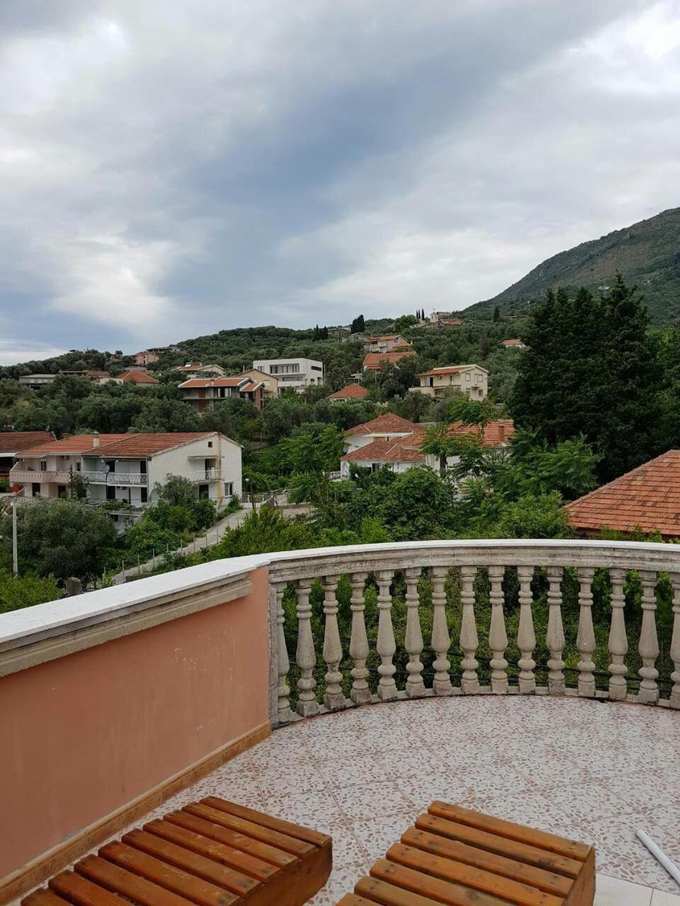 Apartments Astel Бар Екстериор снимка