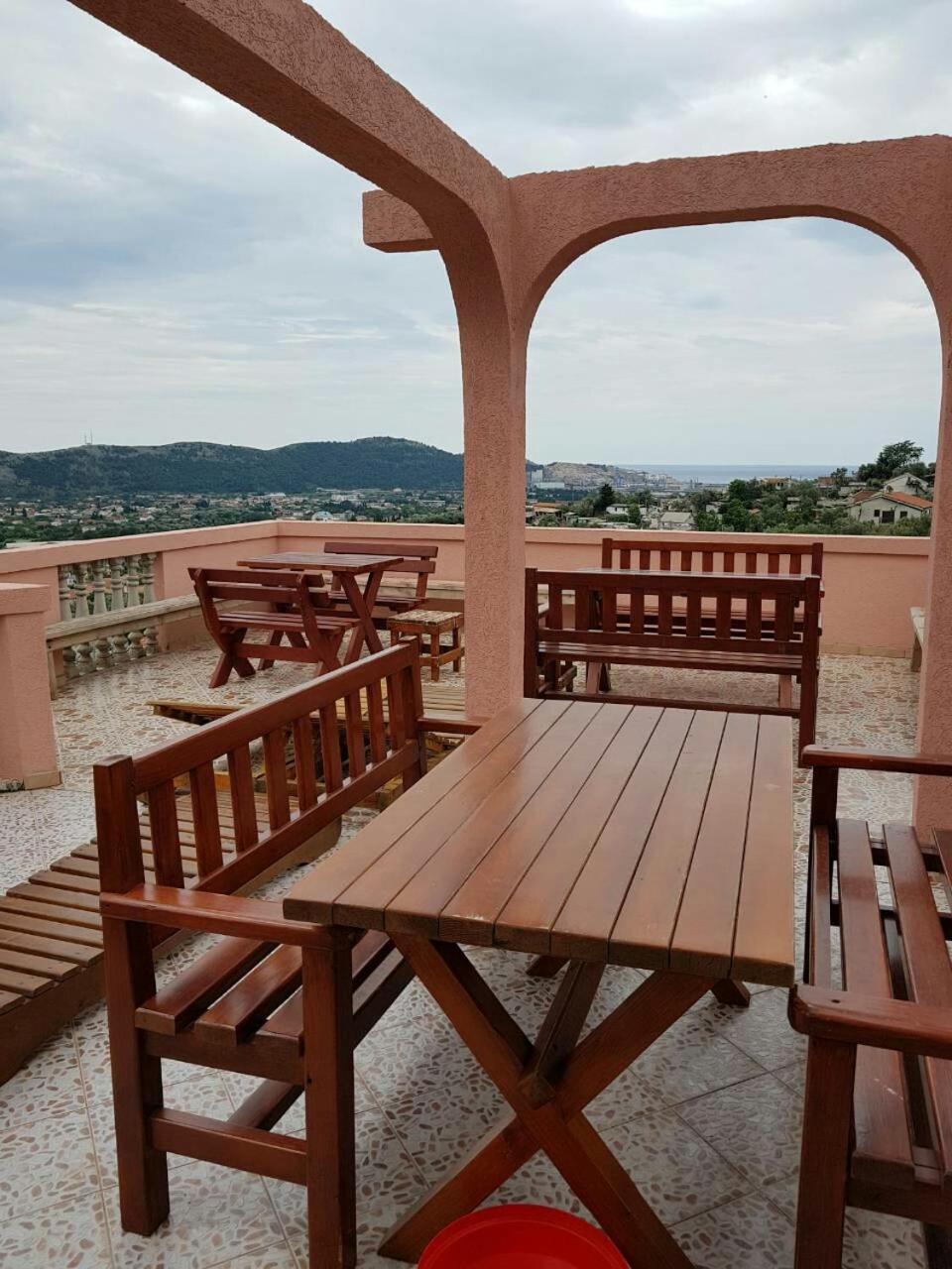 Apartments Astel Бар Екстериор снимка